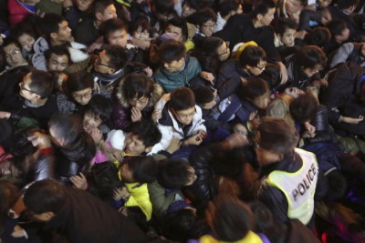 Bad Way to Start the New Year 2015: Shanghai stampede killed 35 peoples