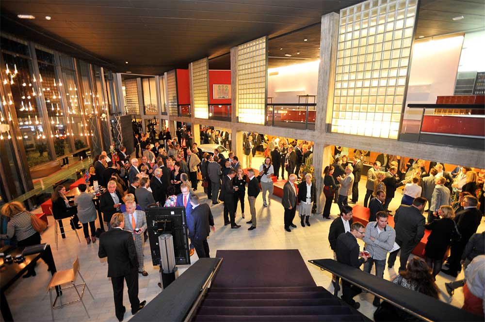 4 tips for businesses to stand out at a corporate exhibition