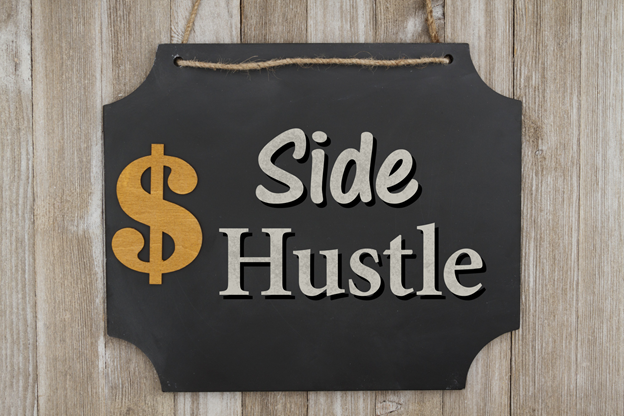 Top 7 Side Hustles in College to Consider in 2022 Top 7 Side Hustles in College to Consider in 2022